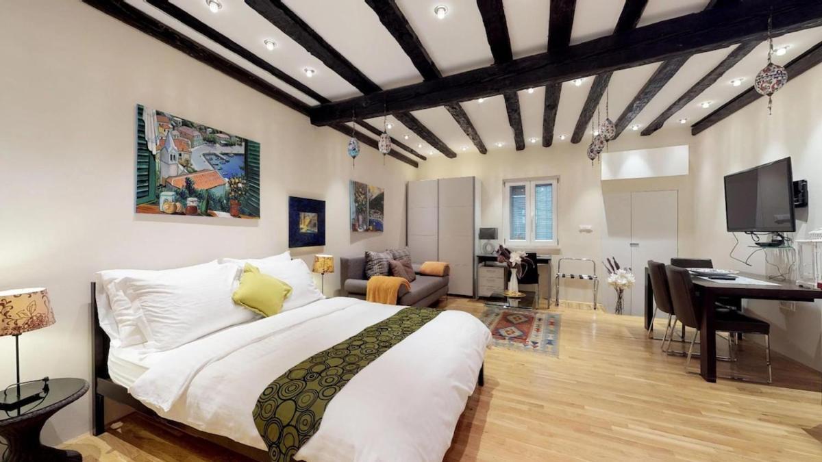 Diocletian Studio Apartments Spalato Esterno foto