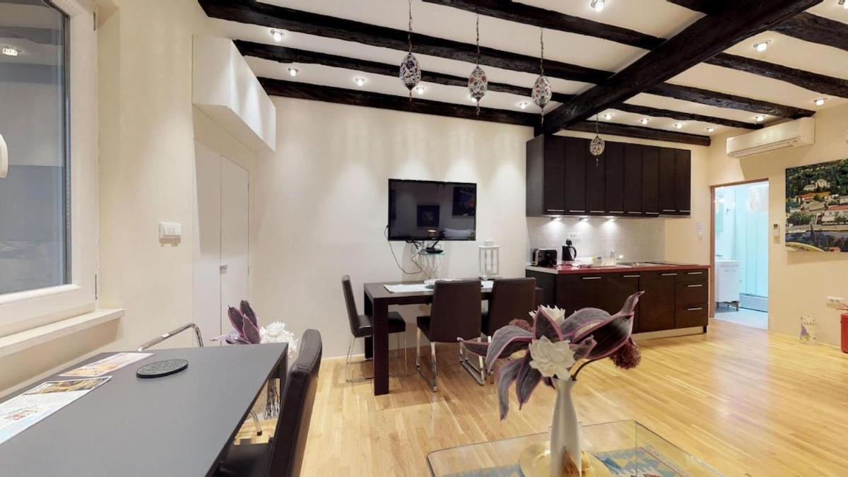 Diocletian Studio Apartments Spalato Esterno foto